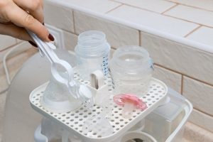 Esterilización del extractor de leche y biberones