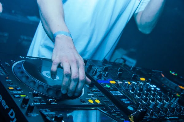 dj para graduaciones
