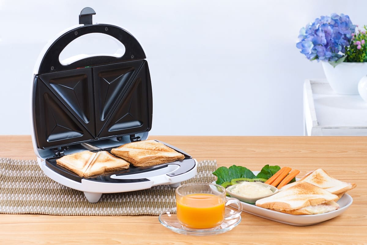 Y prepara tus sándwiches favoritos.