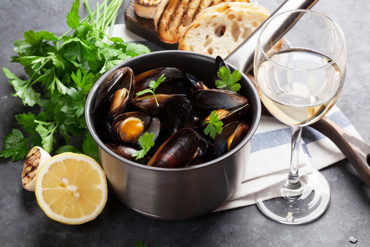 Mejillones al vino blanco