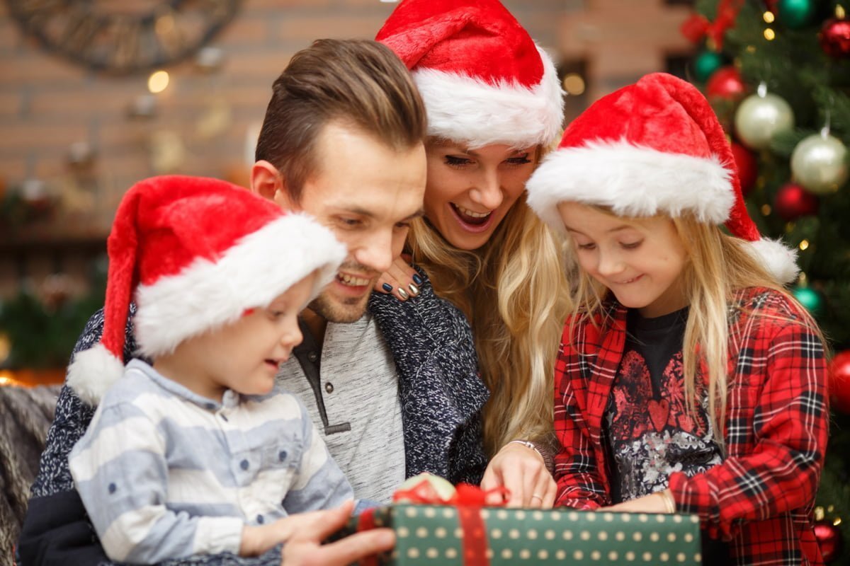 ¿Cuántos regalos darle a mi hijo esta Navidad?