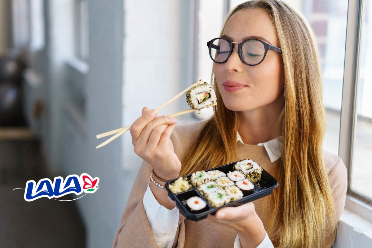 Aprende a preparar sushi y acompáñalo con productos Lala.