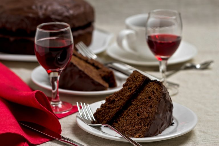 pastel-de-chocolate-y-vino-tinto