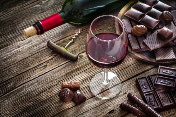 vino-tinto-con-chocolate