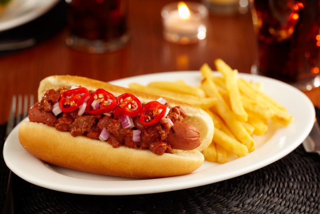 Hot dog con chili