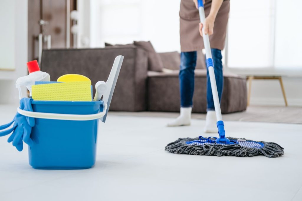 maneras de limpiar las juntas del piso