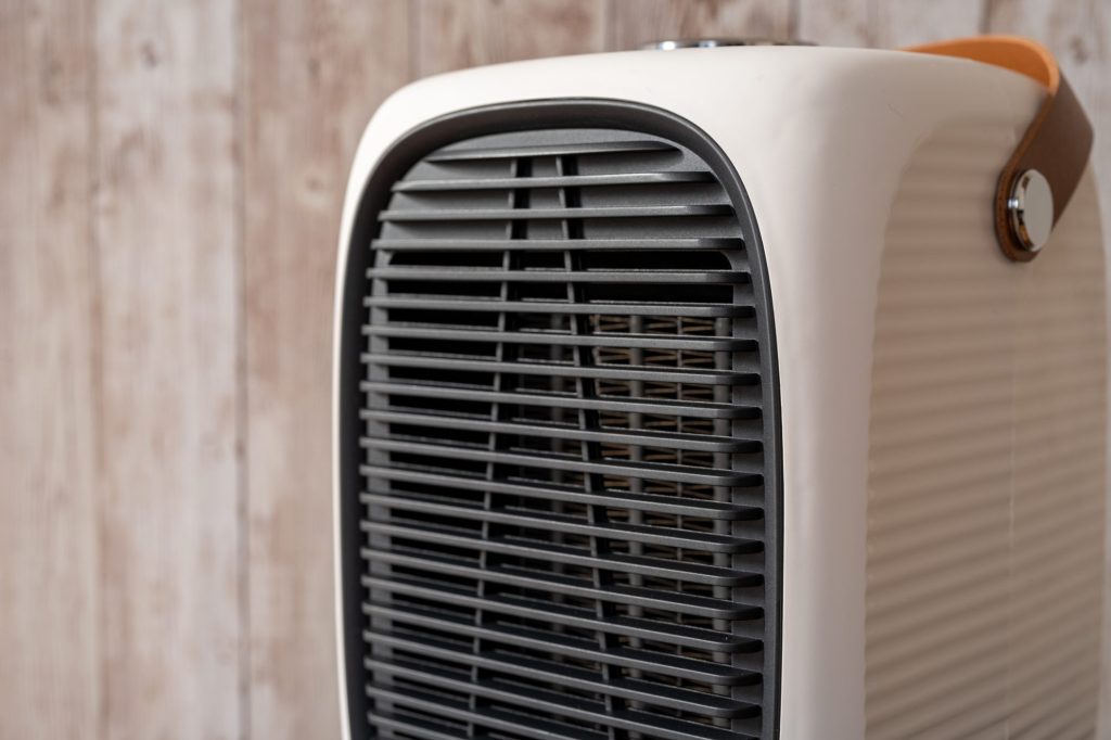 enfriador-de-aire-ventilador-o-aire-acondicionado-portatil-que-necesitas-en-tu-hogar