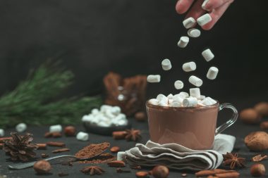 Chocolate caliente con bombones